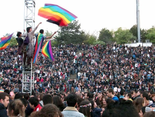 Haber | LGBT rgtlerinden ODTܒye ve rencilere Destek