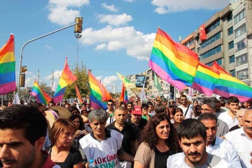 Haber | LGBT rgtleri Dnya Bar Gnnde Sokaktaydlar